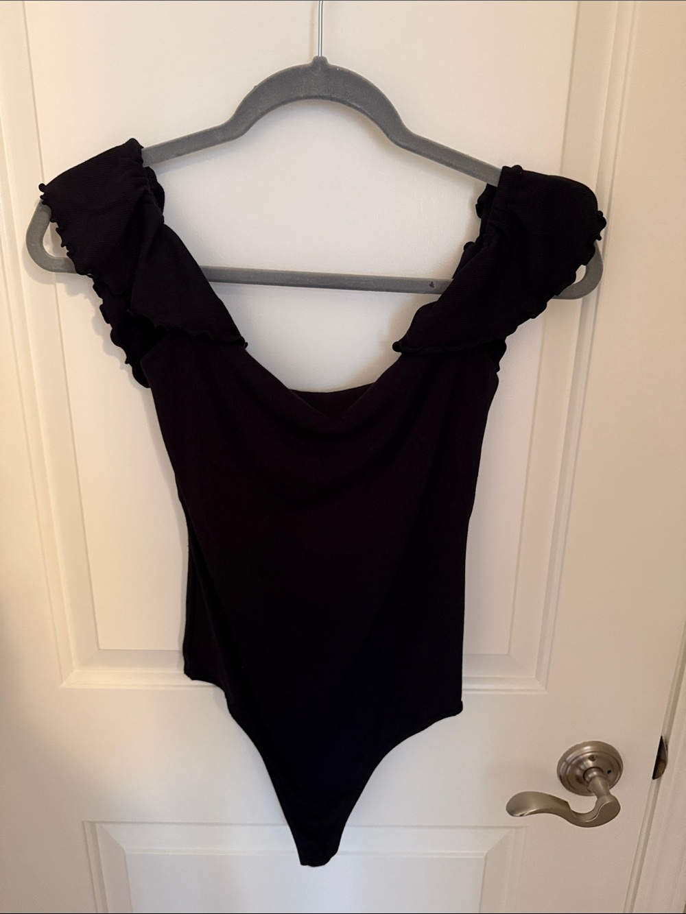 Aritzia Wilfred Black Bodysuit with Ruffle Sleeves